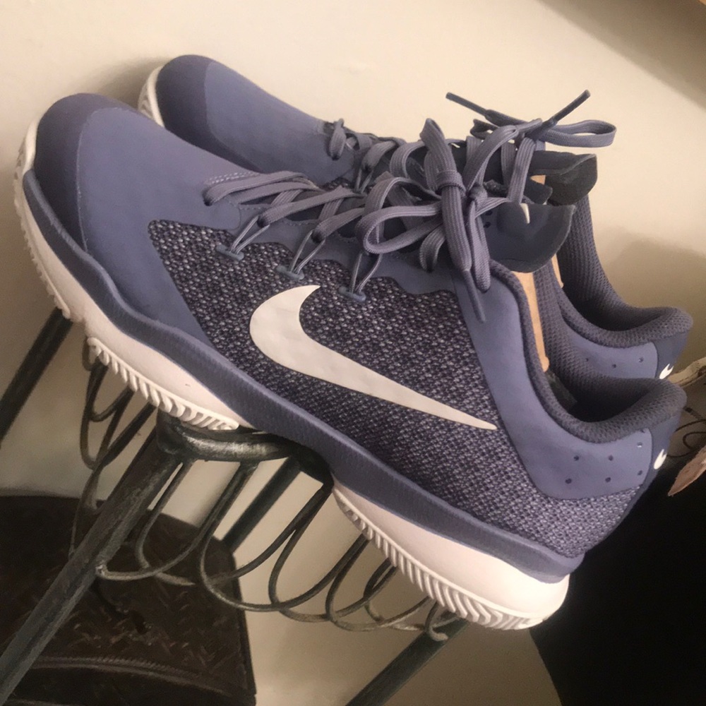 Nikes 🥰 - Picture 6 of 8